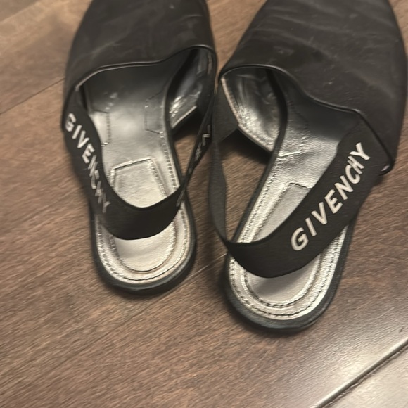 Ladies givenchy - Picture 4 of 5